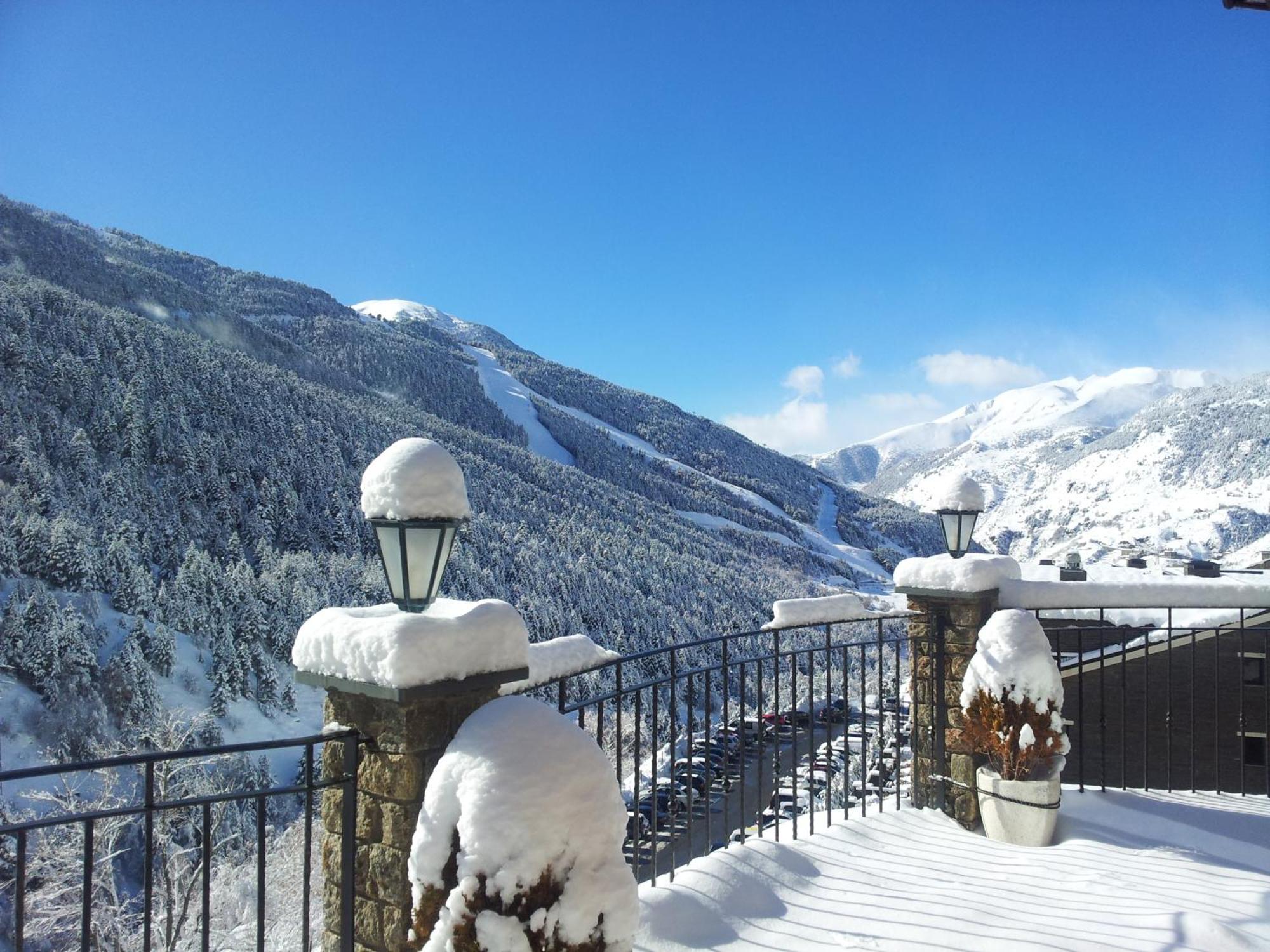 Apartaments Turistics Pirineu Soldeu Exterior photo