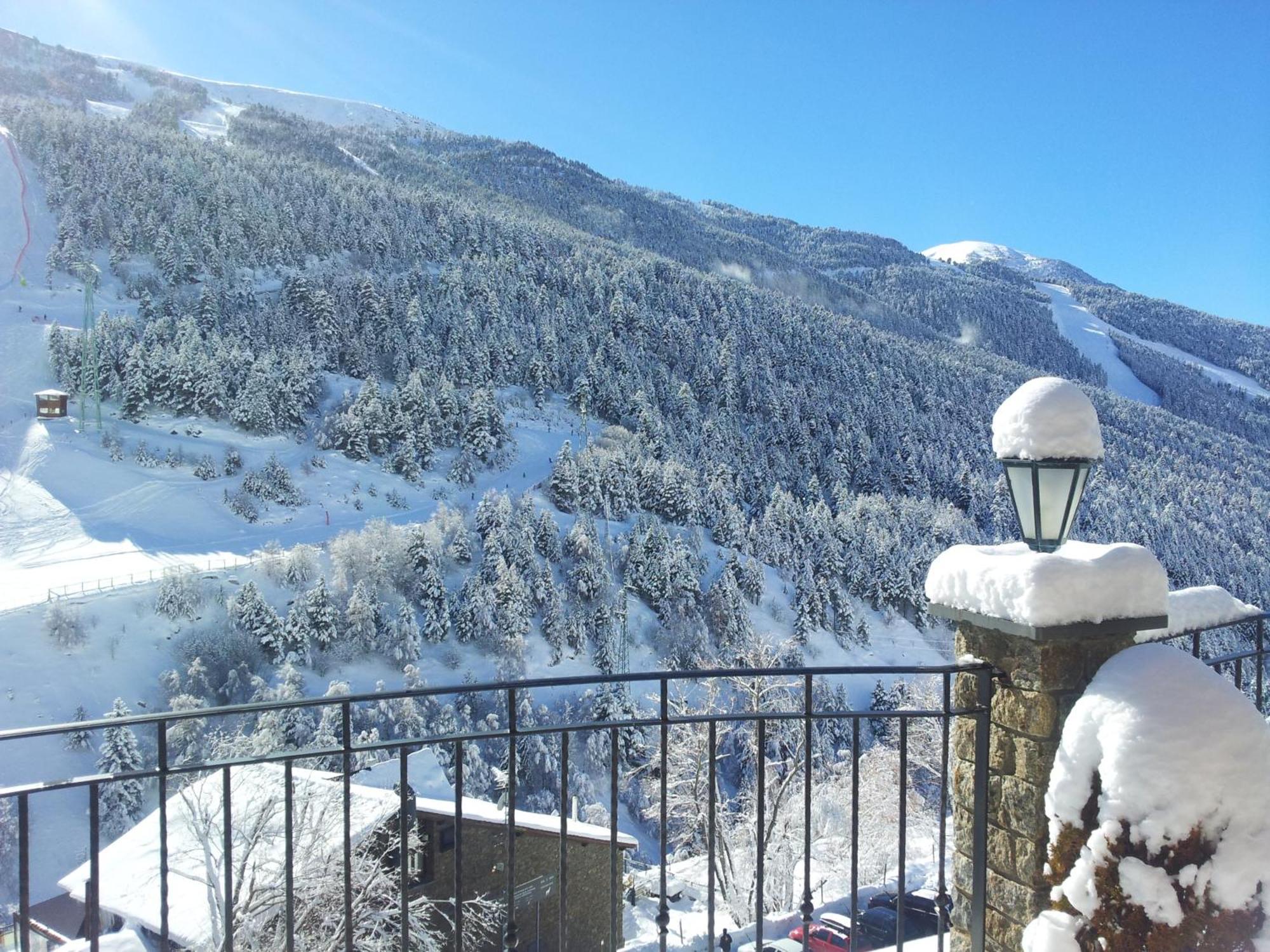 Apartaments Turistics Pirineu Soldeu Exterior photo