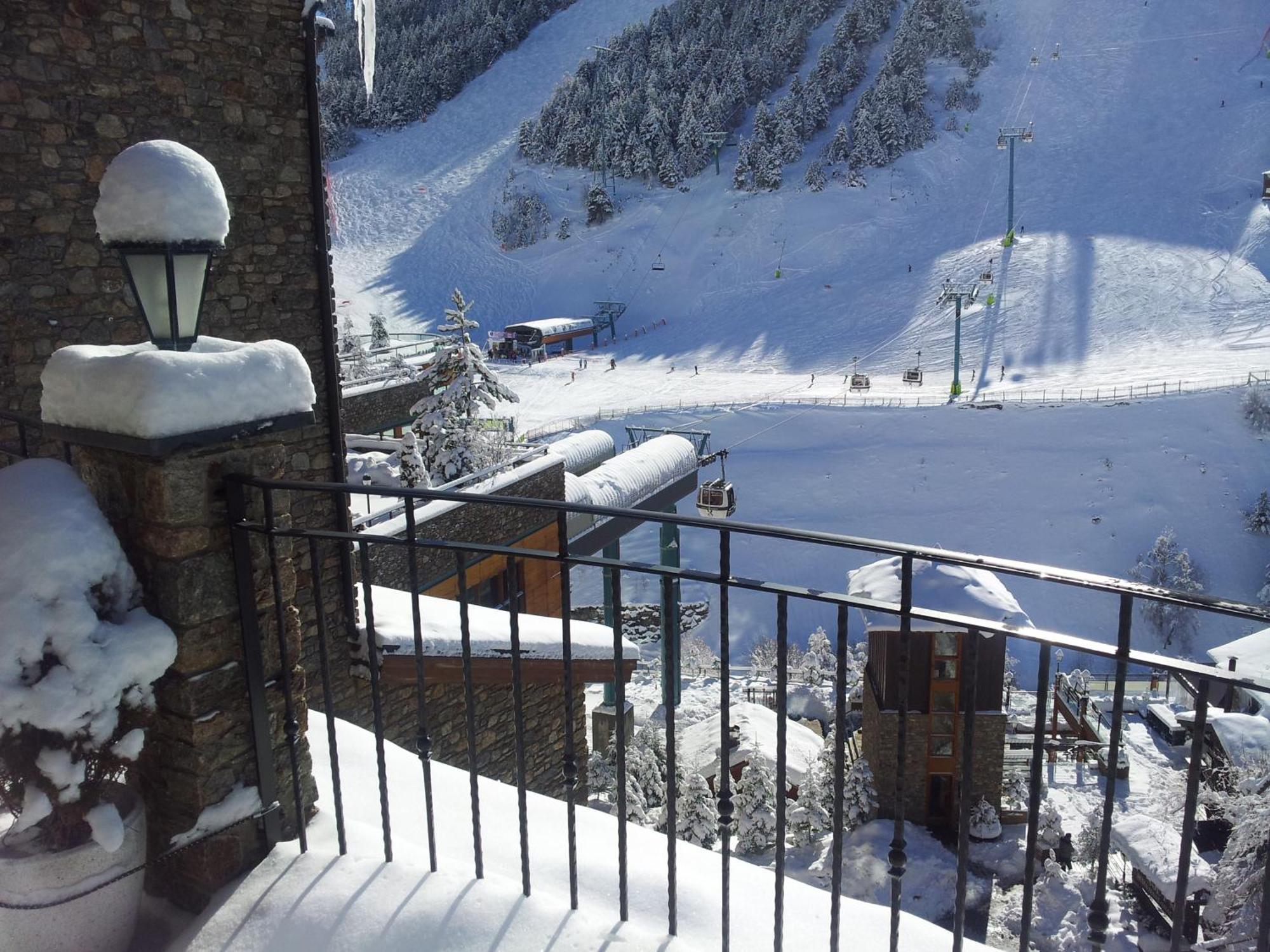 Apartaments Turistics Pirineu Soldeu Exterior photo